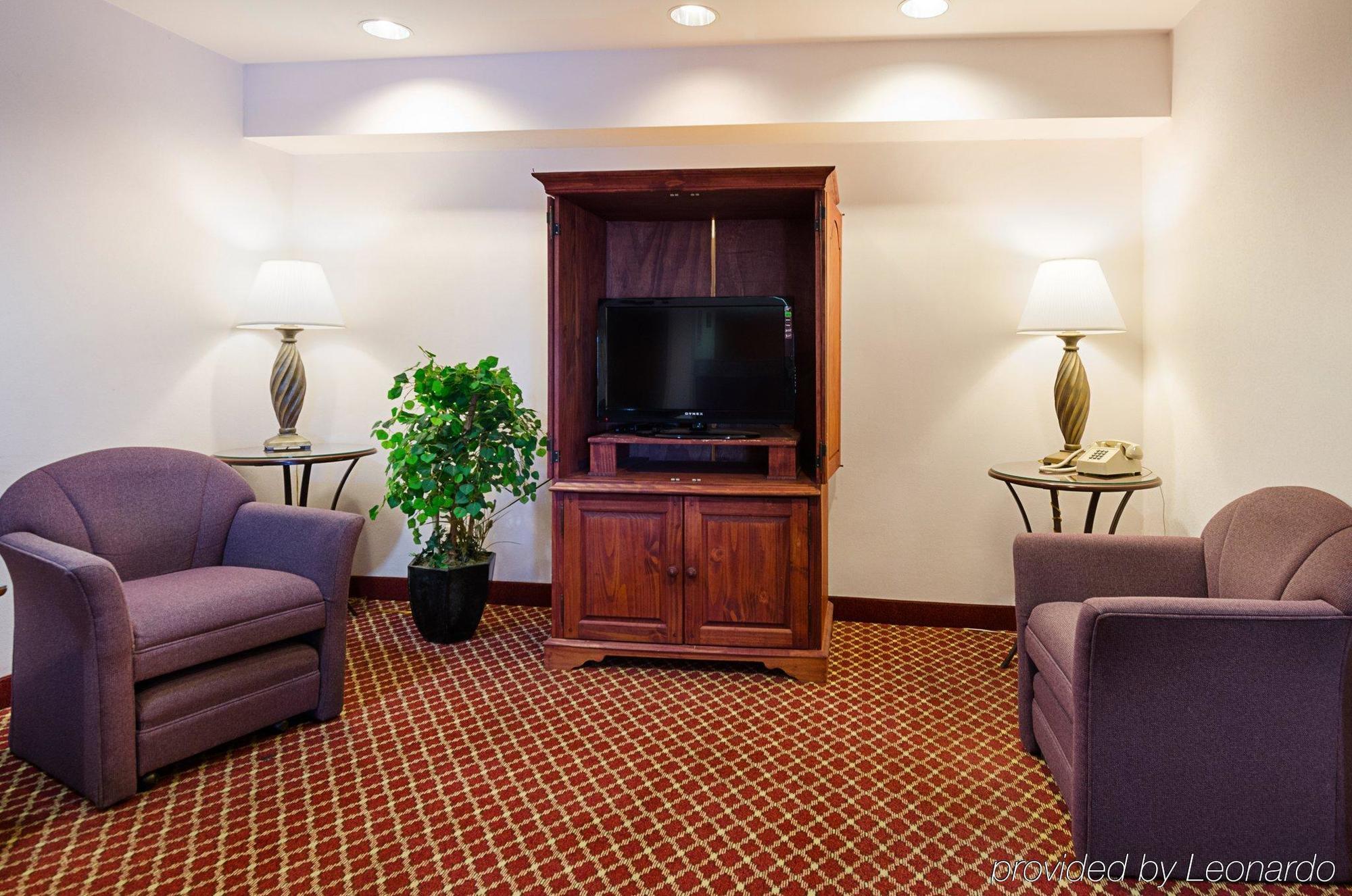 Econo Lodge Inn & Suites Джонсън Сити Екстериор снимка
