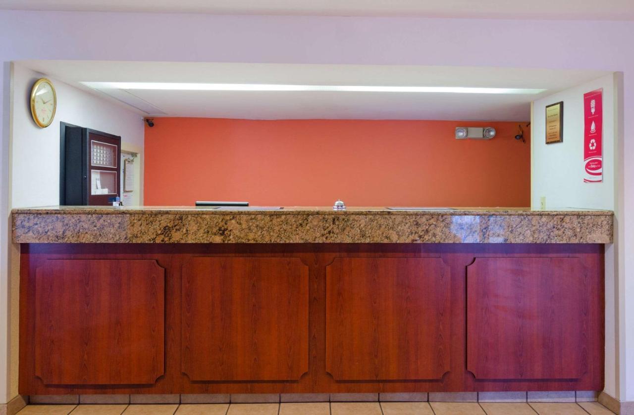 Econo Lodge Inn & Suites Джонсън Сити Екстериор снимка
